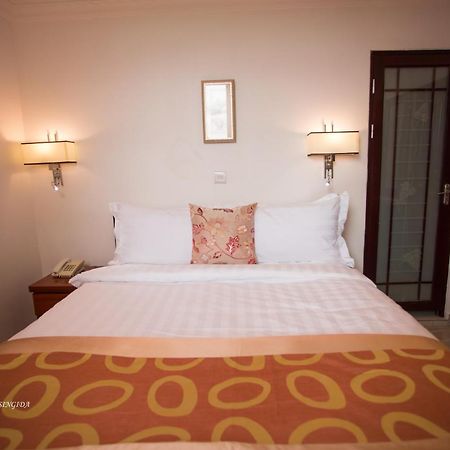 Regency Resort Singida Екстер'єр фото