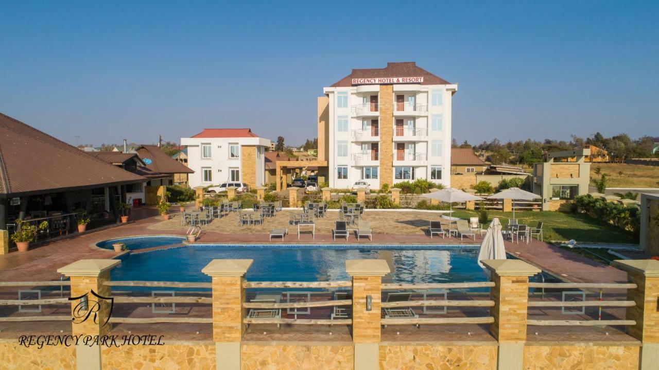 Regency Resort Singida Екстер'єр фото