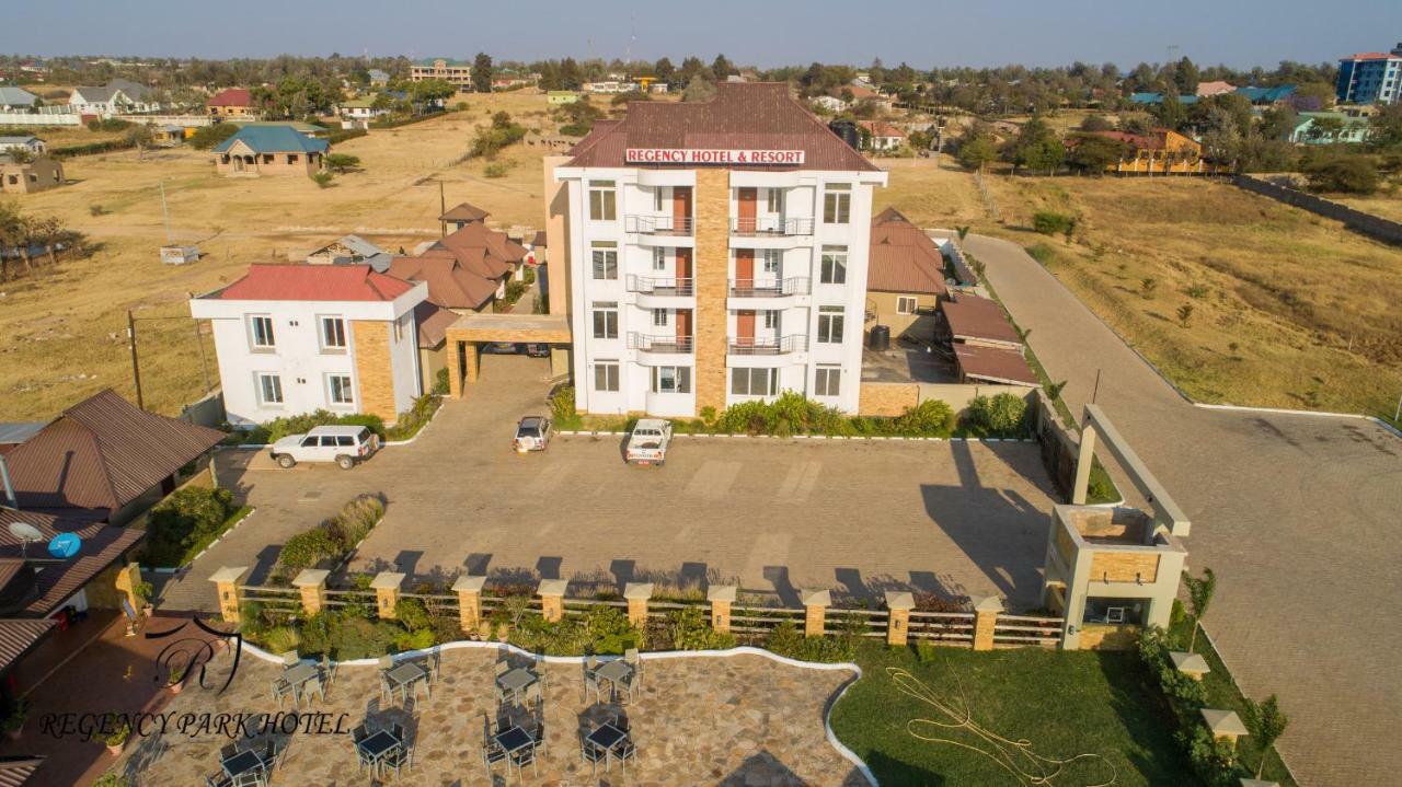 Regency Resort Singida Екстер'єр фото